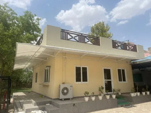Inverted-cone entrance shade