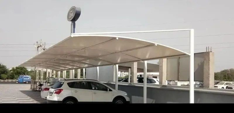 Multi-bay commercial parking