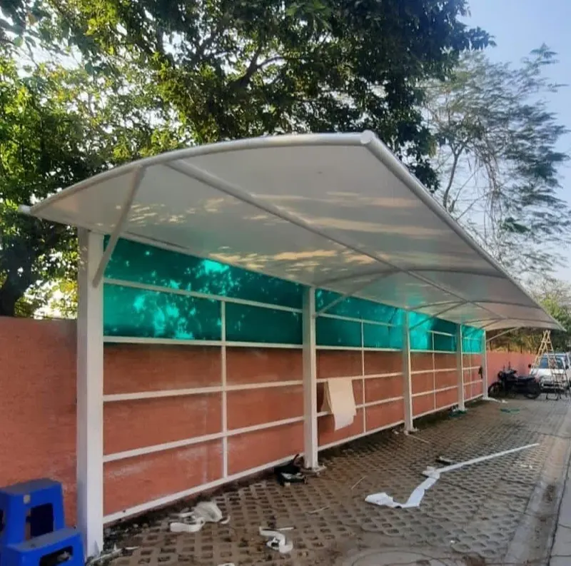 Parking shade with polycarbonate side panels